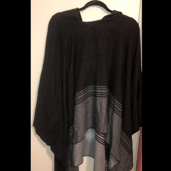 Hooded Poncho - Size L - Picture 1 of 2